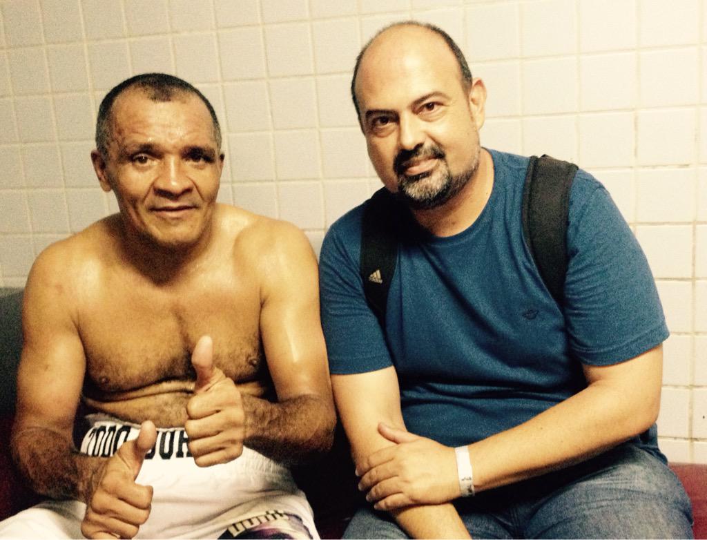 rbaltarpe's tweet photo. 19 anos de produção e essa luta foi emocionante para mim!
Obrigado Deus,por ter me dado a oportunidade!
#LutaDoSeculo http://t.co/aLXBiOU2fk