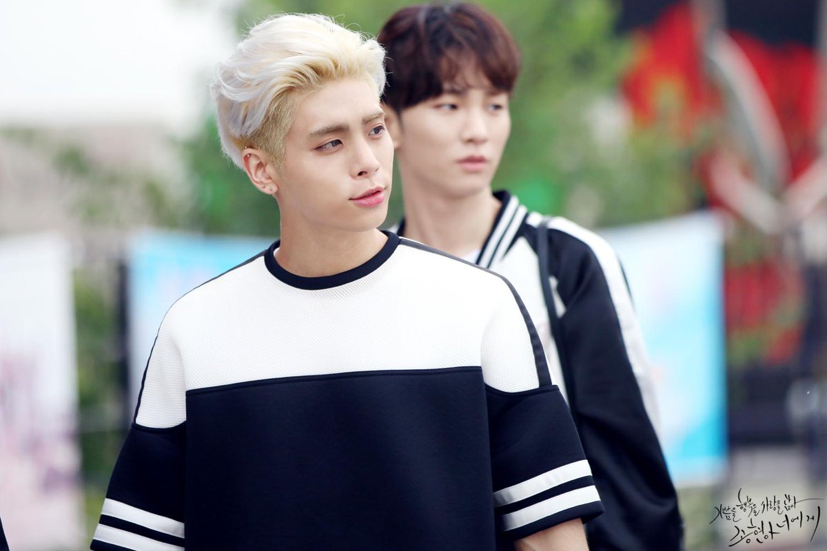 150811 Jonghyun @ SHINee Summer Picnic CMLbowUUwAAAxNg