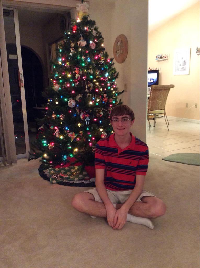 Based_SoccerMom's tweet photo. When grandma gets you dank kush for Christmas http://t.co/aciLoeCoPp