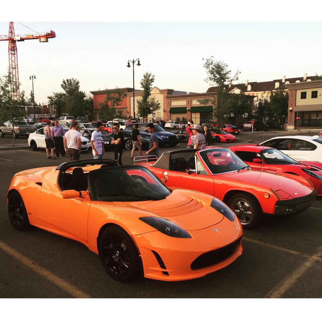 voyagevixen's tweet photo. Tesla roadster sport vs Porsche 914 electric car conversion #EV #yyc #alberta #fcaalberta http://t.co/Lk7FYfvVqw