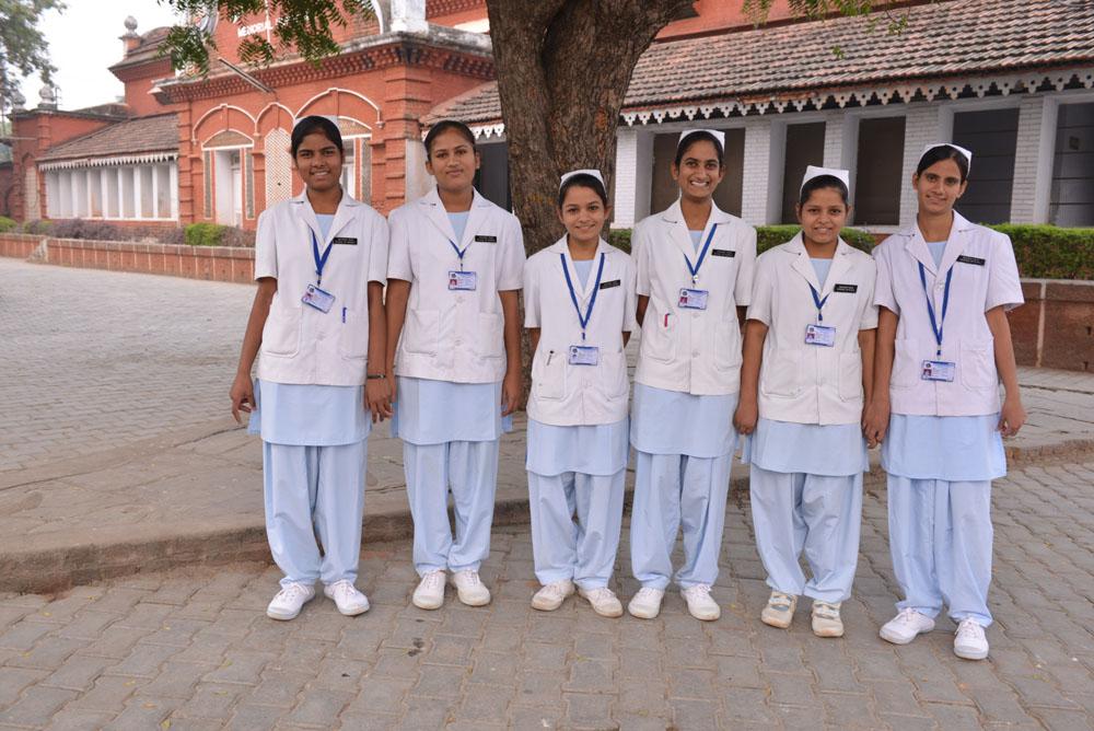 WorldVisionAus's tweet photo. #WorldVision helped these young women in #India to be trained as nurses! #YouthDay http://t.co/2wBlAQL4PD http://t.co/tnsWE6wQLU