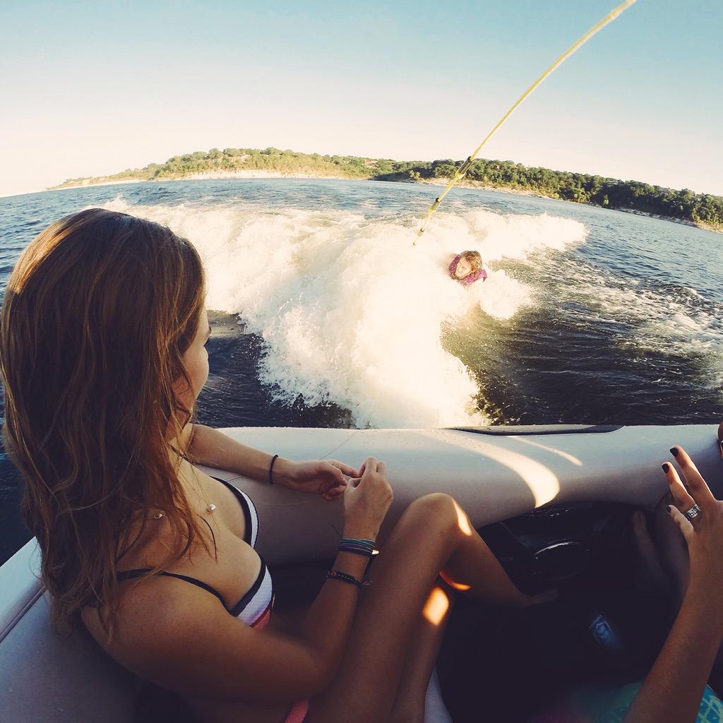 kelseyraeberry's tweet photo. Happy dayz 🏄🏽🌞 http://t.co/3JHz9vxEqt