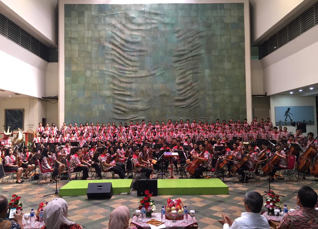 "Gladi-bersih" pra Upacara 17/8; anak2 terbaik dari seluruh penjuru negeri dlm Gita Bahana Nusantara