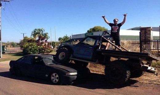 alemyt12's tweet photo. “@BeboIicious: GUY CRUSHES HIS BEST FRIENDS CAR AFTER HE TAKES HIS GIRL (4 Pics) http://t.co/4S6Bz24tIr http://t.co/E3vU77PYjL”