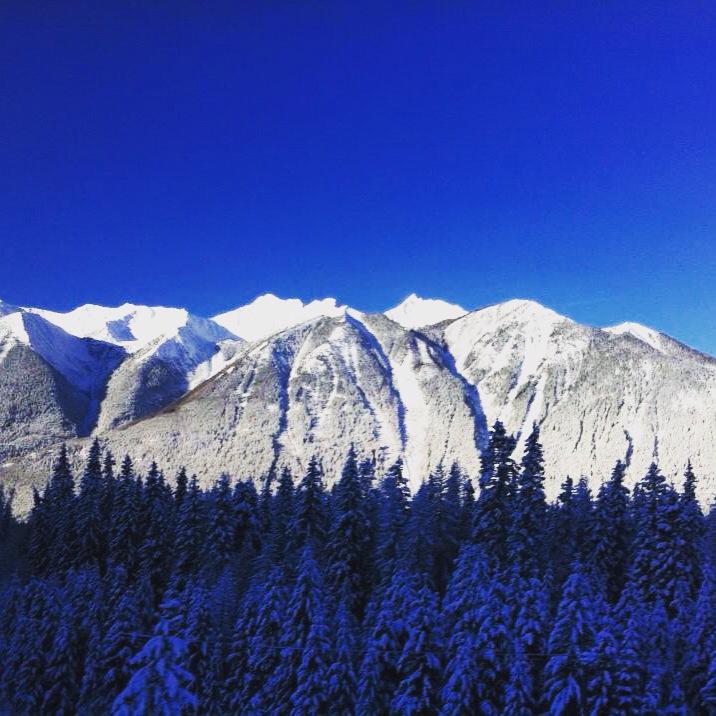Memories of Canada. The mtns around Golden BC. It was a pleasure waking up to this every day #canada  #travel #ttot