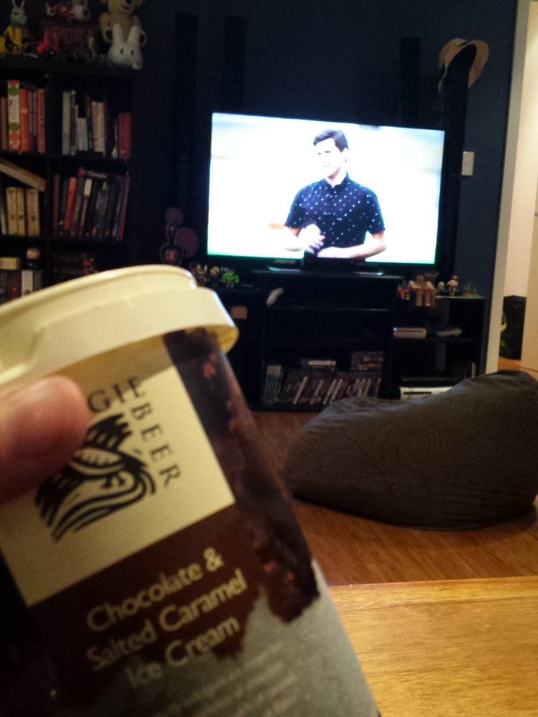 DanielleMc89's tweet photo. Eating icecream in my onesie. Ultimate #TheBachelorAU viewing. http://t.co/jGh6MQ3GEo
