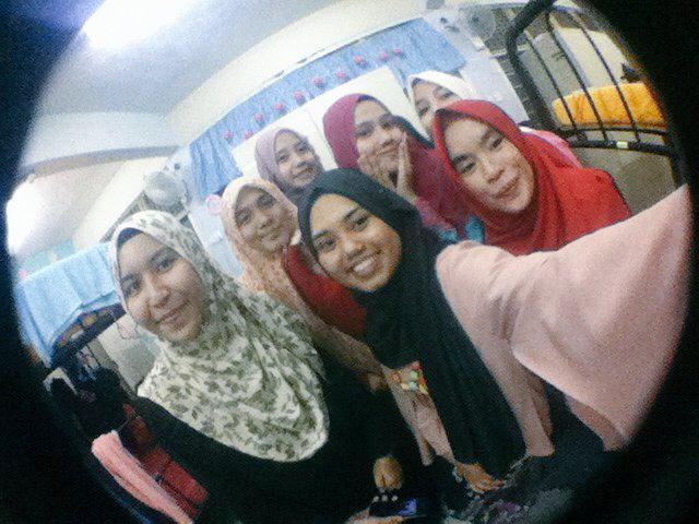 icedchoco4eva's tweet photo. my girls โค #dormates #eidceleb2015 #tb http://t.co/uaN9TktDLL