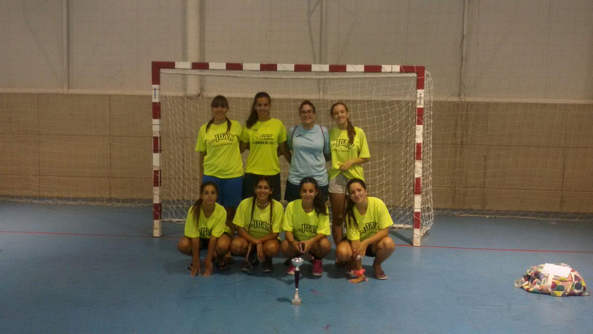 Lalaa04's tweet photo. Buena noche la de ayer!!TERCERAS✌👌👌 http://t.co/tfRRgCinlI