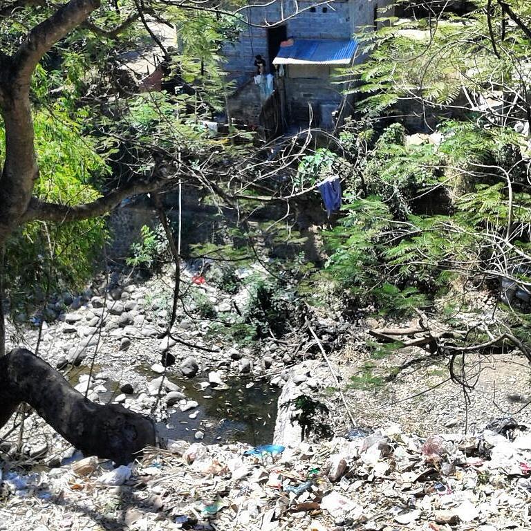 manikbumi (@manikbumi) on Twitter photo Sungai sampah di Kampung Singaraja.Bersama warga&pemerintah,km wujudkan sungai bersih &kampung hijau. <a href="/BebasSampahID/">BebasSampahID</a> Sungai sampah di Kampung Singaraja.Bersama warga&pemerintah,km wujudkan sungai bersih &kampung hijau. <a href="/BebasSampahID/">BebasSampahID</a>