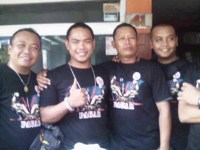 Pagar <a href="/dodisanjaya/">DODI SANJAYA 🔴⚫️</a> <a href="/FirmansyahPitra/">Ica alias Pipit</a>