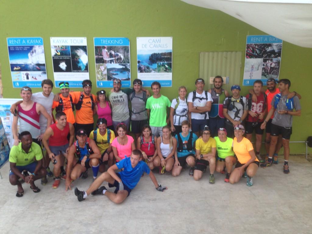 TrailMenorcaCdC's tweet photo. #livethelegend #TrailCdC gran velada: entrenamiento +cena en la playa  +kayak +lluvia de estrellas @Artiemhotels http://t.co/sAJ9FVfCdQ