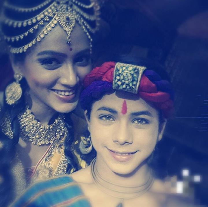 #Insta Update of our #ShiningStar <a href="/siddnigam_off/">Siddharth Nigam</a>  <a href="/PallaviSubhash/">Pallavi Subhash</a> as #MaharaniDharma 😍❤ Can't wait for this eps!💫 "