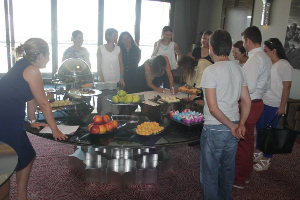 peryonguneymar's tweet photo. İletişim Sanatı eğitimi ile @mge_zdemir bizimleydi. http://t.co/QyWwIulGWM