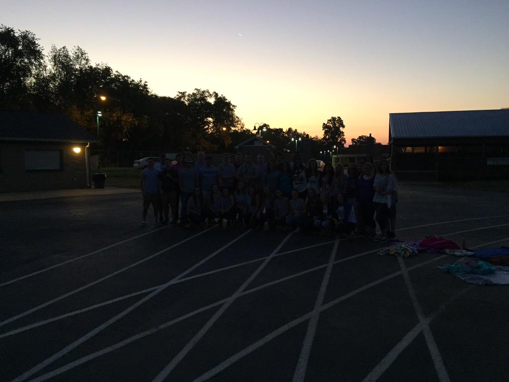 tim_schlosser's tweet photo. Watching the sunrise with the Class of 2016!!! #1FS #firstdayofSRyear http://t.co/l8ye4mRnmO