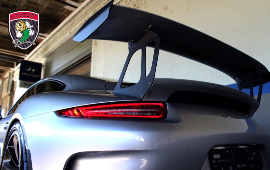 lavacarDetail's tweet photo. Tratamiento protección desde nuevo para este Porsche gt3 RS http://t.co/YeyT6ssgpQ