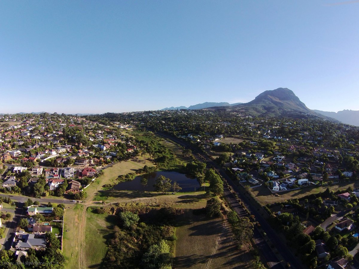 AerialPictureSA's tweet photo. Aerial views Helderberg Mountain - Somerset West @MountHelderberg @ShowMeHBerg http://t.co/hB7uCtP8yQ