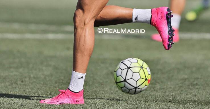 cristiano ronaldo pink boots