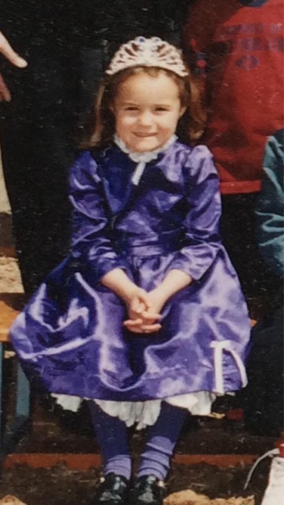 alanakerr_'s tweet photo. Princess Allison shanks @oliviaaflores http://t.co/Z9tchUeO91