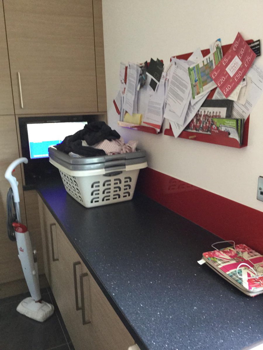 RcRachael's tweet photo. @leamm Ironing almost beaten #thepowerofsteam! http://t.co/GP4tRPfebK