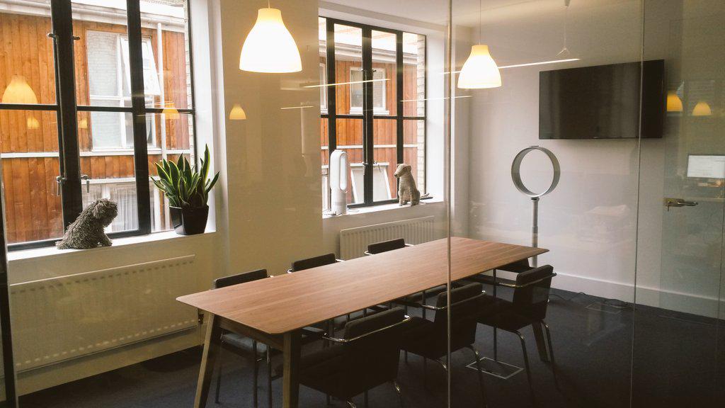 SaraLivesey's tweet photo. Lovely new meeting areas in the office with dog statues @prospect_us #goodworkspace http://t.co/7nrRMSbAgJ