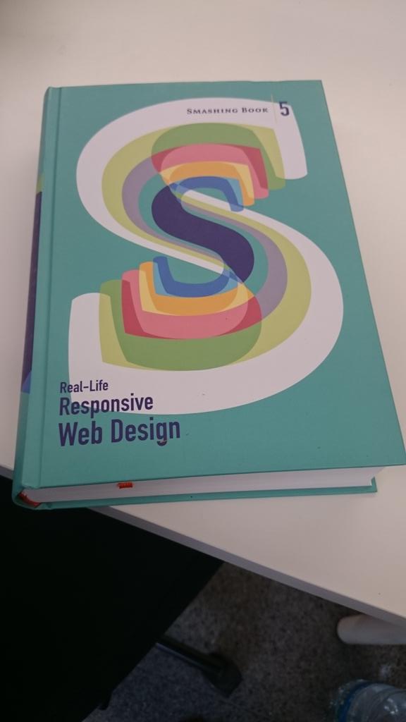 HLe0n's tweet photo. Activity for this afternoon ready :D finally arrived @smashingmag #RWDforGods #smashingbook5 http://t.co/Kb6c49eUMP