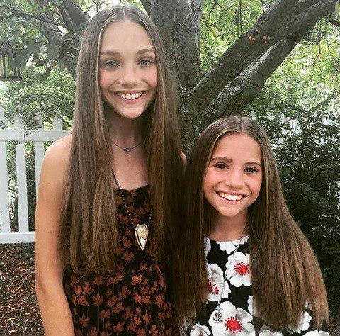 boss_thalia's tweet photo. @maddieziegler @mackzmusicinc We have Maddie 👌took a new photo shoot📷, for Maniac magazine🎉 @dancemom1313 http://t.co/Q1fuiaTzZN