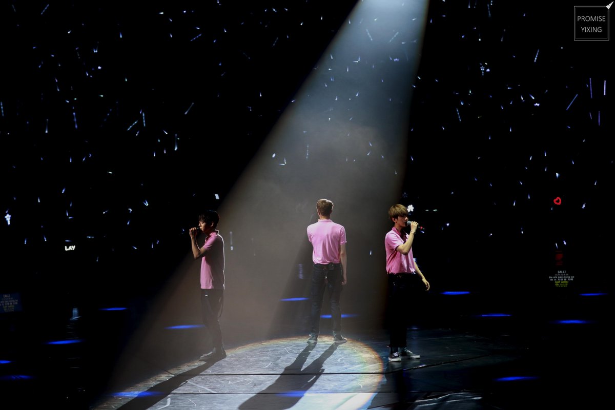PROMISEYIXING1's tweet photo. #张艺兴  #LAY  150719 theexoluxion in beijing http://t.co/2qbGs5SNcU