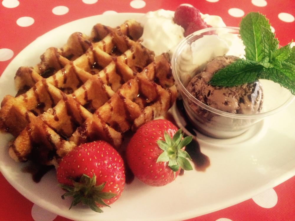 craftlincoln's tweet photo. CRAFTS Movenpick ice cream parlour serves a selection of delicious Swiss ice creams, crepes and waffles xx http://t.co/IMAArQk0o8