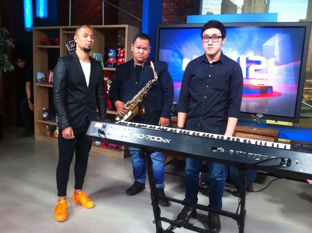 (12.08.2015) Persiapan @MarcellSiahaans dan band perform untuk live <a href="/SarahSechan_NET/">SarahSechan_NET</a> <a href="/netmediatama/">Netmedia</a>.