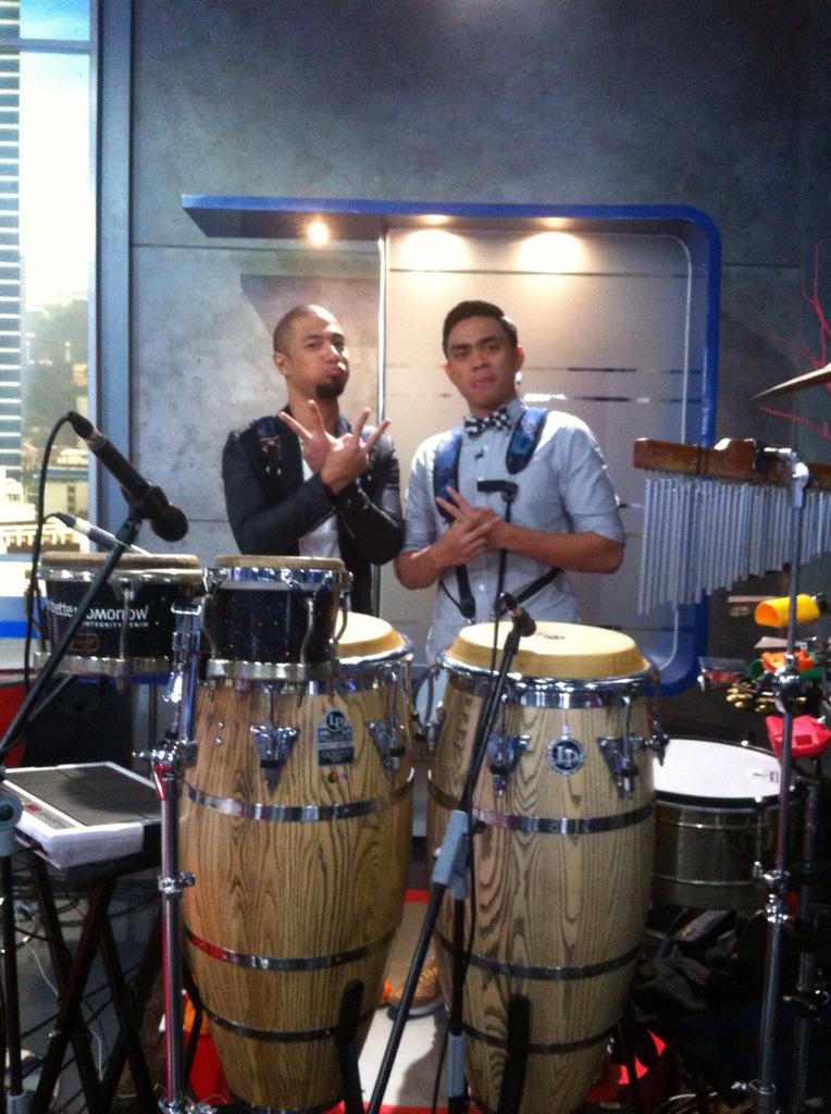 TemanMarcell's tweet photo. (12.08.2015) Persiapan @MarcellSiahaans dan band perform untuk live @SarahSechan_NET @netmediatama. http://t.co/uKgvyOxThi