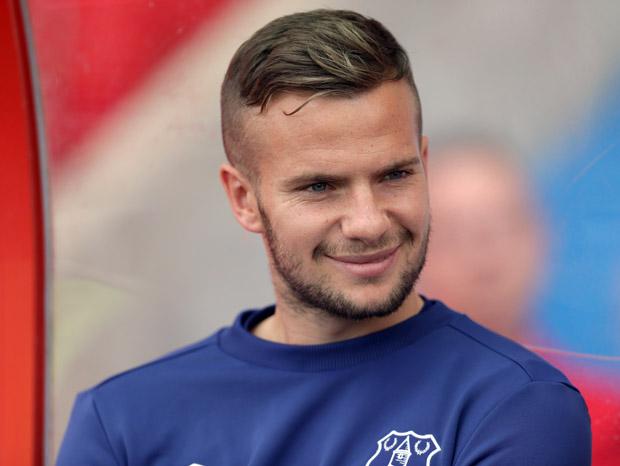 Happy Birthday to England and midfielder Tom Cleverley. 26 today. 