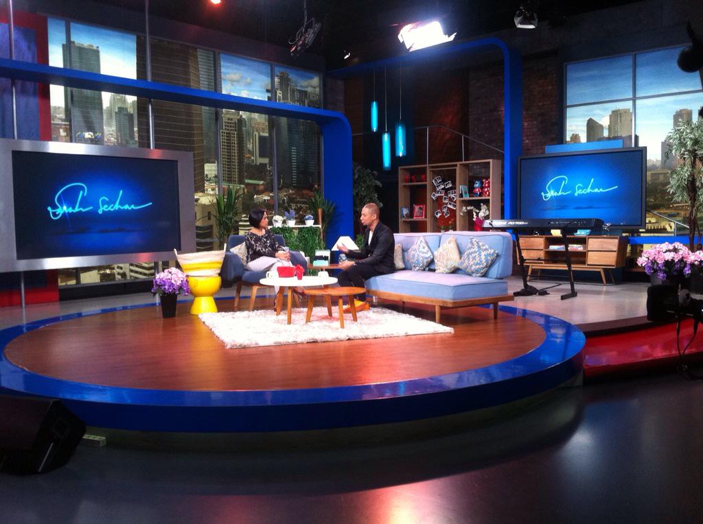 (12.08.2015) @MarcellSiahaans bercerita seputar rilis album barunya #JadiMilikku bareng <a href="/sarseh/">sarah sechan</a> di <a href="/SarahSechan_NET/">SarahSechan_NET</a>.