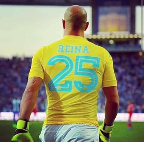 SSC_Napoli_ESP's tweet photo. PEPE REINA UNO DI NOI! 
💪 http://t.co/YckR2HUKM2