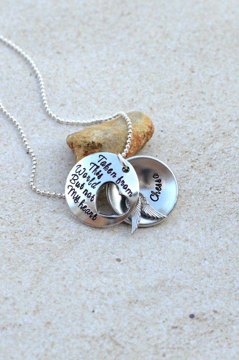 HeelLilies's tweet image. #memorialjewelry #lossofchild #inremembrance #takenfromthisworld #heellilies @HeelLilies In loving memory jewelry