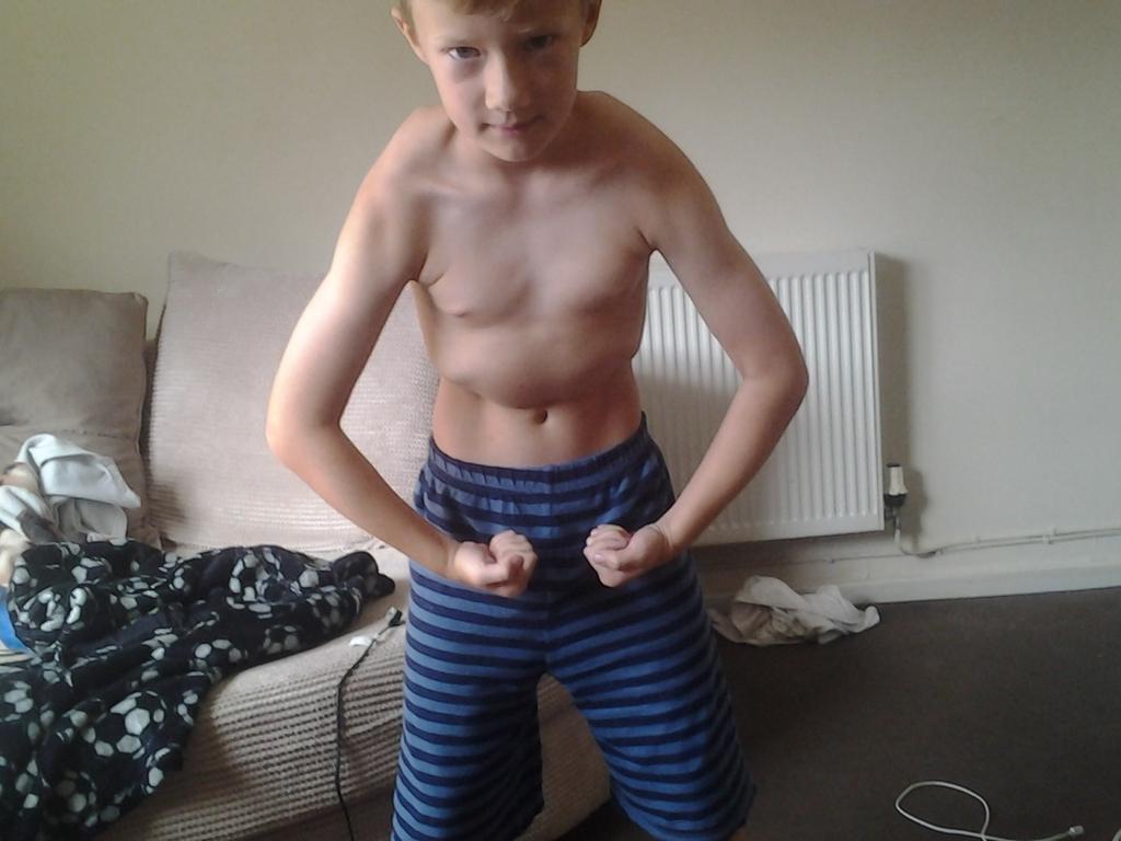 HarveyLoverseed's tweet photo. @F2freestylers #f2shirtcomp COME ON http://t.co/ZXoOuwycjf