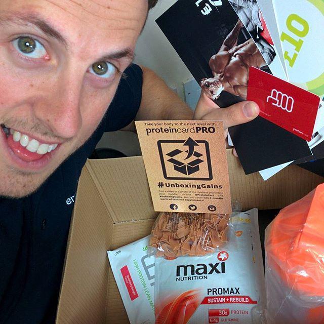 hormonarse's tweet photo. @proteincard
#UnboxingGains
Just got my protein card box, full of goodies and samples! And a shaker that currentl⦠http://t.co/BlVeUrAmkN