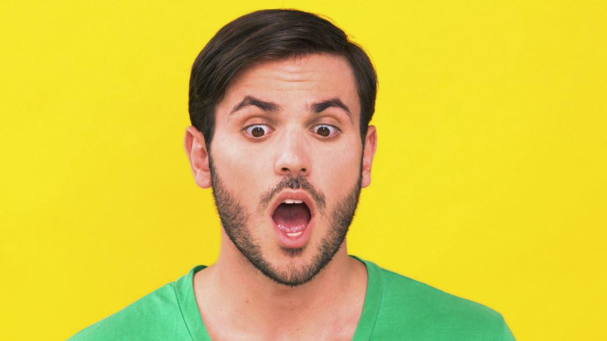 MotorolaESP's tweet photo. Esta cara se te queda cuando cae un vaso de agua en tu móvil… ¡No con el nuevo Moto G! #YesWeG http://t.co/X1ov1teTnn http://t.co/Jpy2yLQisg