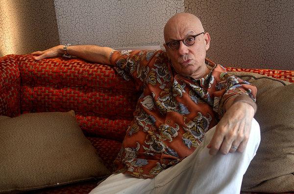 James Ellroy: "Amo a los policías, hay que cargarse a los malos a tiros" bit.ly/1DMaUAt Por <a href="/xaviayen/">Xavi Ayén</a>