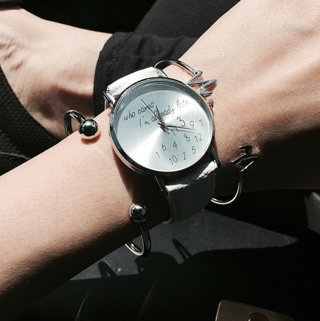 ModeAline's tweet photo. montre original femme à prix mini! le #bonplan du jour #tendance2016 ! Idée cadeau à retenir https://t.co/ZxkOcLBHtU https://t.co/HAYkO2pviU