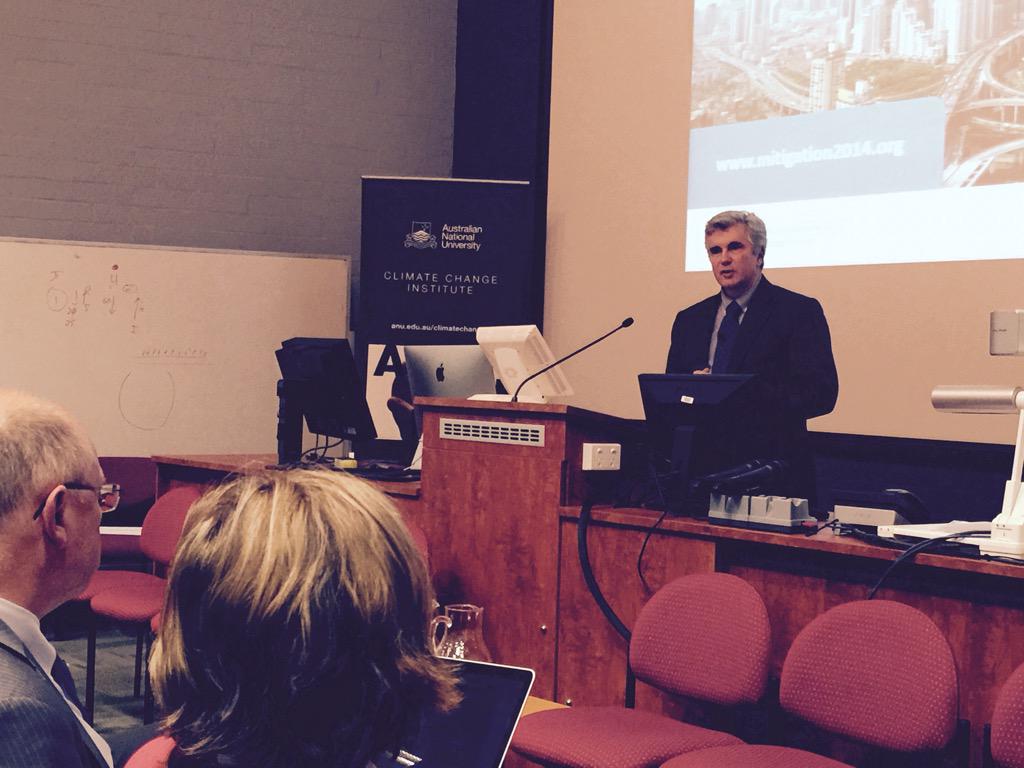 Mark Howden discusses food security at <a href="/ANU_Events/">Experience ANU</a> &amp; #IPCC lecture #climatechange #AR5