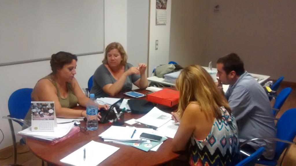 El equipo técnico trabajando en las conclusiones d #edlp_zonaoriental @aragonparticipa <a href="/redespanola/">REDR</a> @silvia_benedi