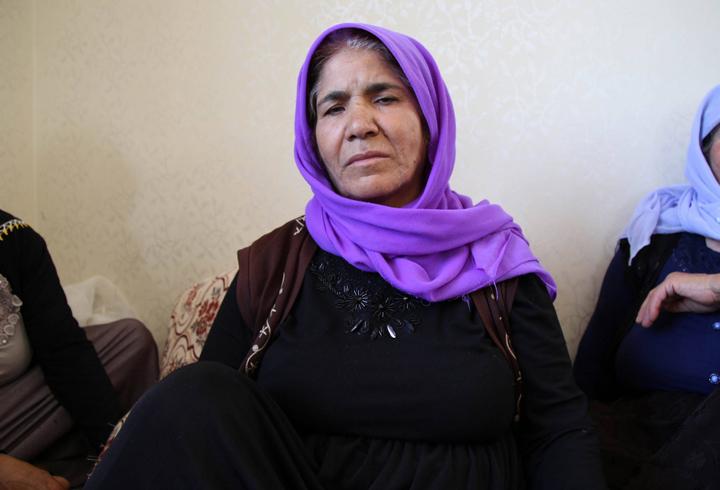 DADEASYAAKIN's tweet photo. Bir oğlu polis,
bir oğlu asker,
Sınırda YPG'li oğlunun
Cenazesini bekliyor,
BİR ÇÖZÜM YA RABB.
http://t.co/sTdwMTKWHE
http://t.co/Pag7A13FGj