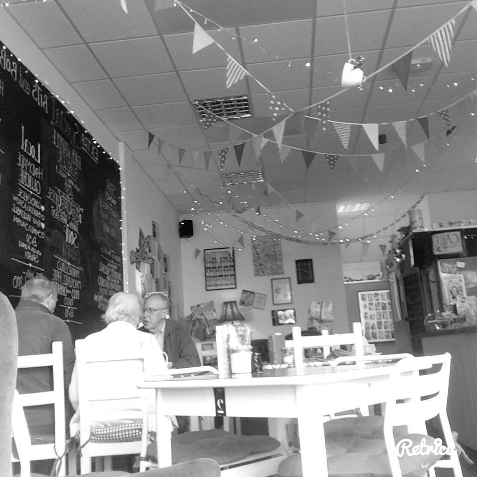 So, 1st thing that happens to me in Dumfries: a seagull shat on me. Found this nice tea house though! <a href="/mrsgreenscake/">Mrs Green</a>