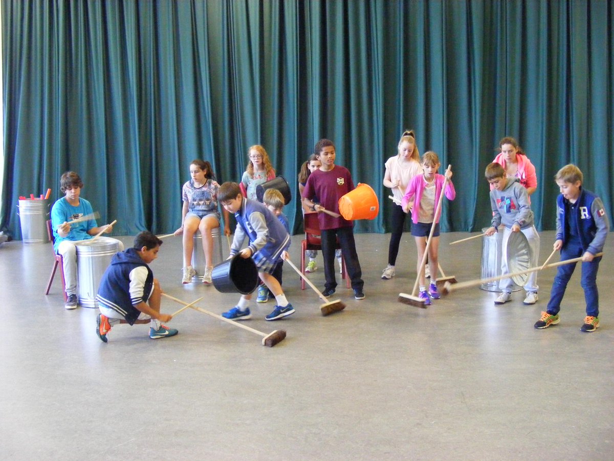 BeatCampUK's tweet photo. Group 2 practising their STOMP sketch #SummerBeatCamp http://t.co/gTt4oN4iAR