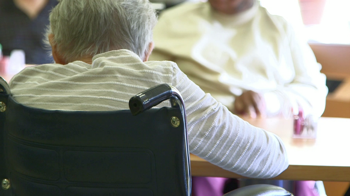 TheIHI's tweet photo. Video: New guidelines may encourage #EndOfLife discussions http://t.co/EXqNgq3GhY via @NewsHour #ConvoProject http://t.co/uCrZxbVjgB
