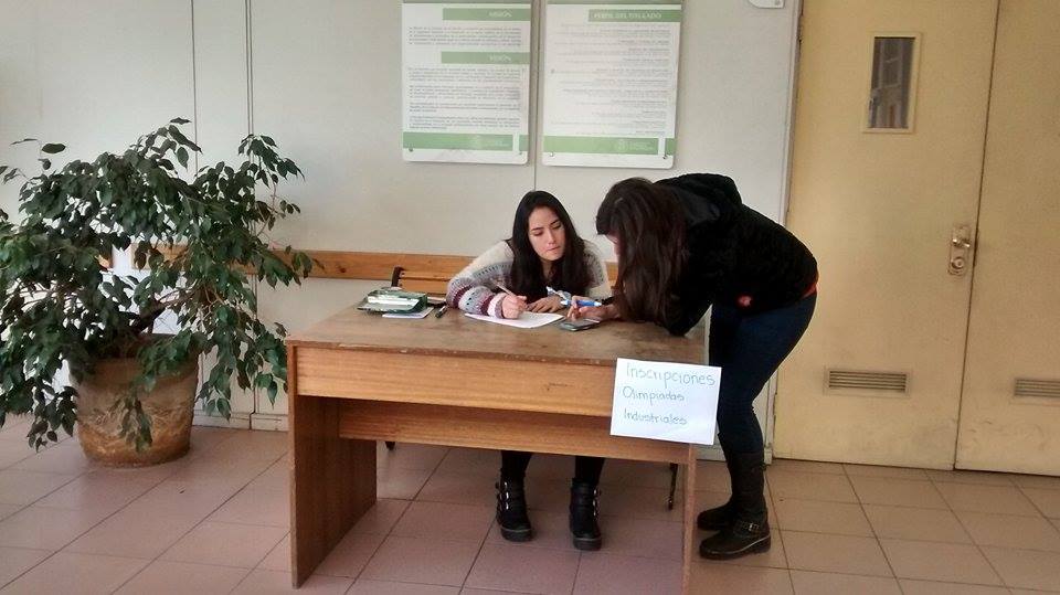 caaeii's tweet image. En 4to Piso IBC recibiendo las inscripciones para Olimpiadas Industriales 2015 | Traer: Cert Alumno Regular + $2000.