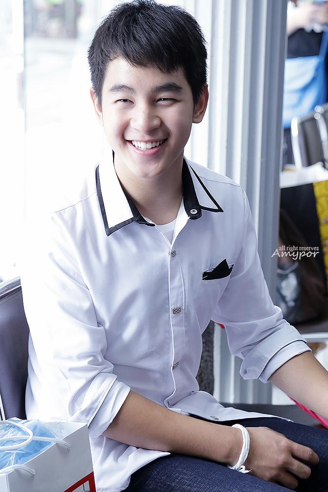 amypor's tweet photo. น้องไกด์ทำบุญวันเกิดกะจัดมีทติ้งแฟนคลับเล็กๆ @kaii_prakasit @KaiiFC #HBDGuide16th #theschoolseries http://t.co/IGPOPrQofR