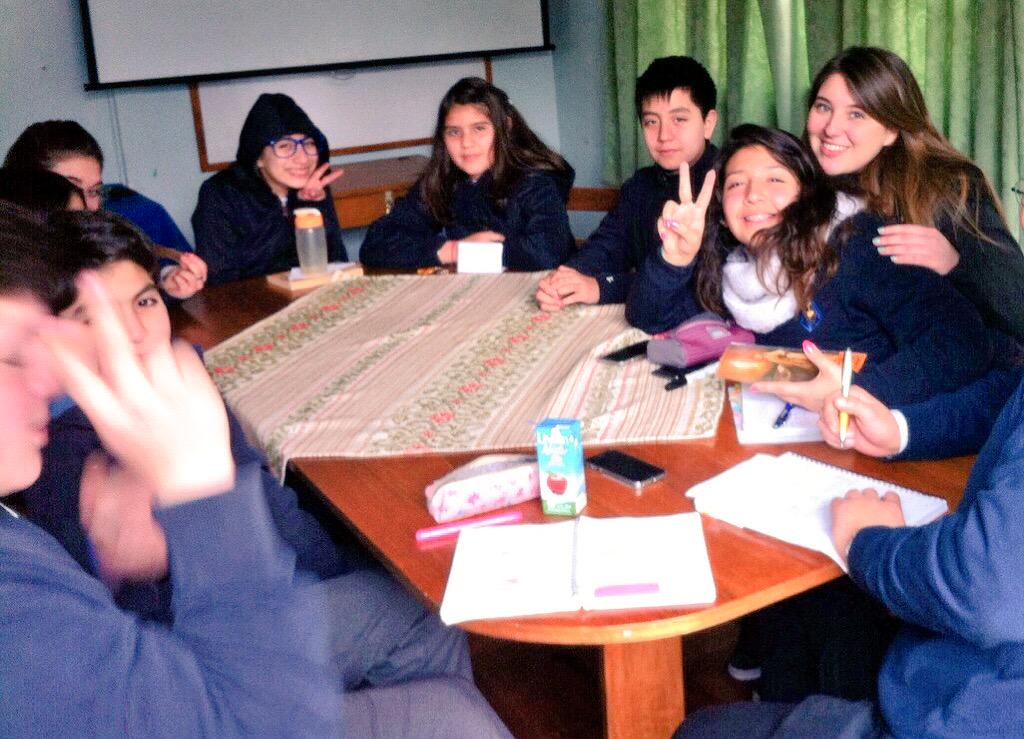 ENDELI_CL's tweet photo. Parte del equipo Stgo en los preparativos del Encuentro de Líderes http://t.co/Sl0HKkOM30