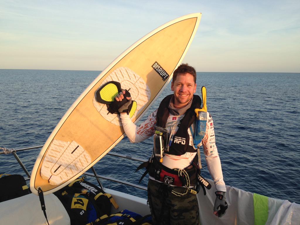 Jasonrogersuk's tweet photo. Why I am kitesurfing 1,000km along the Great Barrier Reef to cure MND - https://t.co/yLEEQGmUj8 - #kitethereef http://t.co/esfYtEPIKL