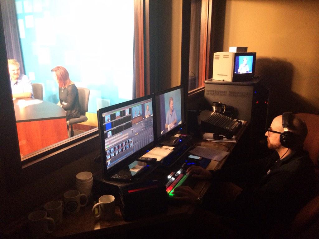 BensenvilleIL's tweet photo. Trustee Henry Wesseler hosts new Cable shows on Bensenville Recreation! #edgeicearena #bwellbensenville http://t.co/83iDNiaLvL